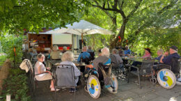 Public Viewing im Altenheim Vincentinum in München Bildrechte: St. Vinzentius-Zentralverein München