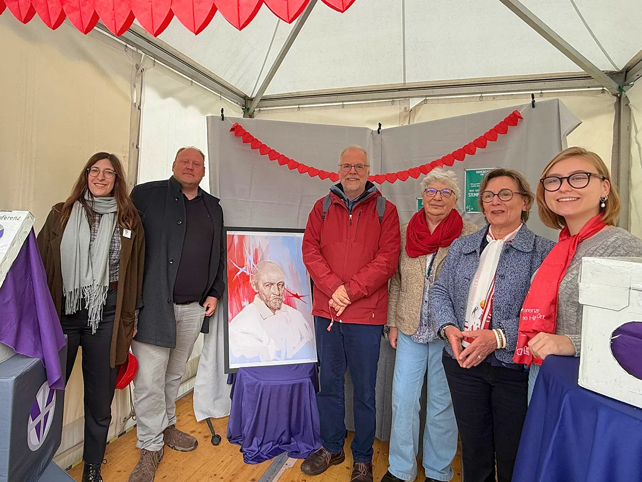 Gruppenbild 6 Personen der Vinzenz-Konferenzen auf dem Katholikentag